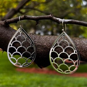 NWOT - Fleur D' Orleans Water Teardrop Earrings, Silver Plated over Brass